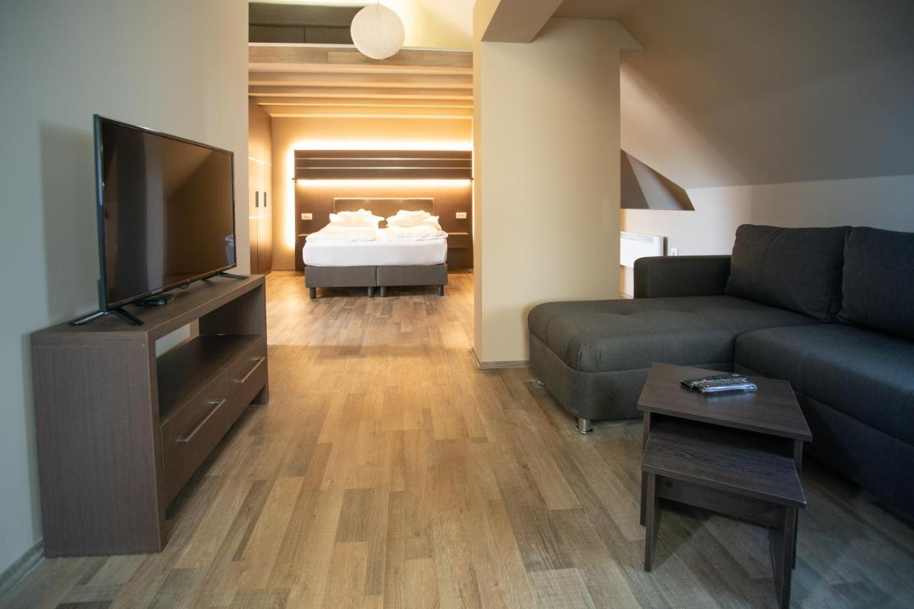 Belvedere Hills Luxury Apartments And Spa โคเปานิก ภายนอก รูปภาพ